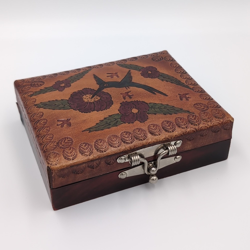 Cristina Couros Brazil Handmade Tooled Leather Hummingbird Jewelry Box Ipanema